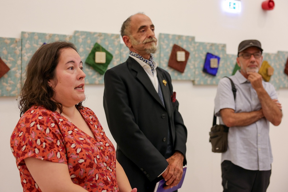 José Grazina trabalhou em projetos de cenografia, figurinos e adereços para diversas peças de teatro e bailados