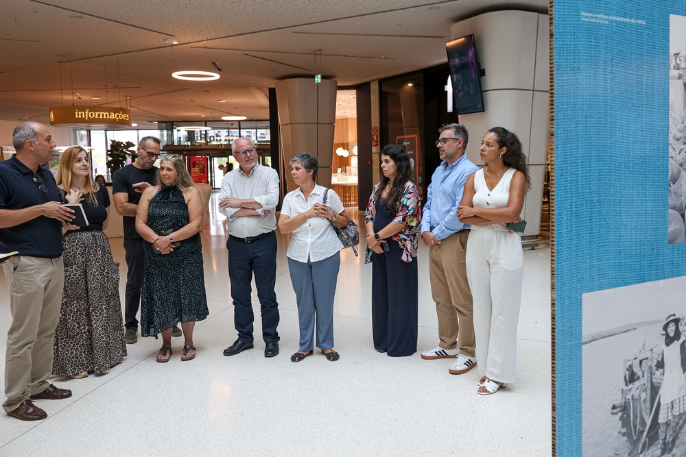 O presidente da Câmara Municipal, André Martins, marcou presença na mostra de fotos de Joaquim Baptista, na companhia da vice-presidente, Carla Guerreiro