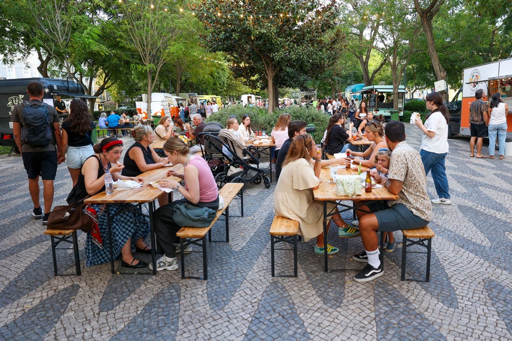 O Street Food Tour é um evento nacional de comida de rua e música ao vivo que percorre vários locais do país