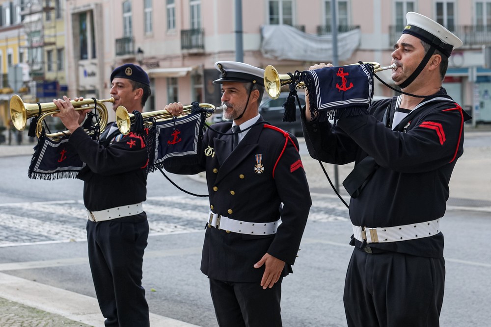 A comemoração contou com a deposição de flores, seguida dos toques de silêncio, de homenagem aos mortos e de alvorada