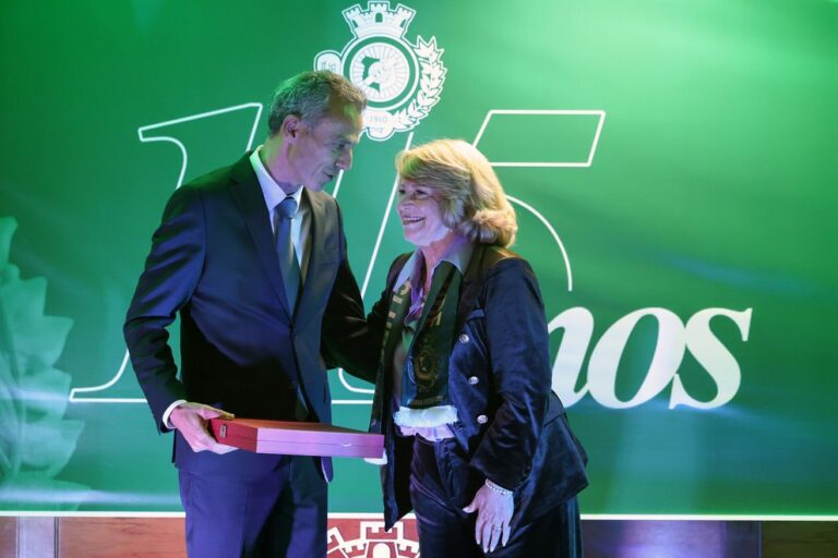 A presidente do município enfatizou o facto de o Vitória ser um dos símbolos da cidade