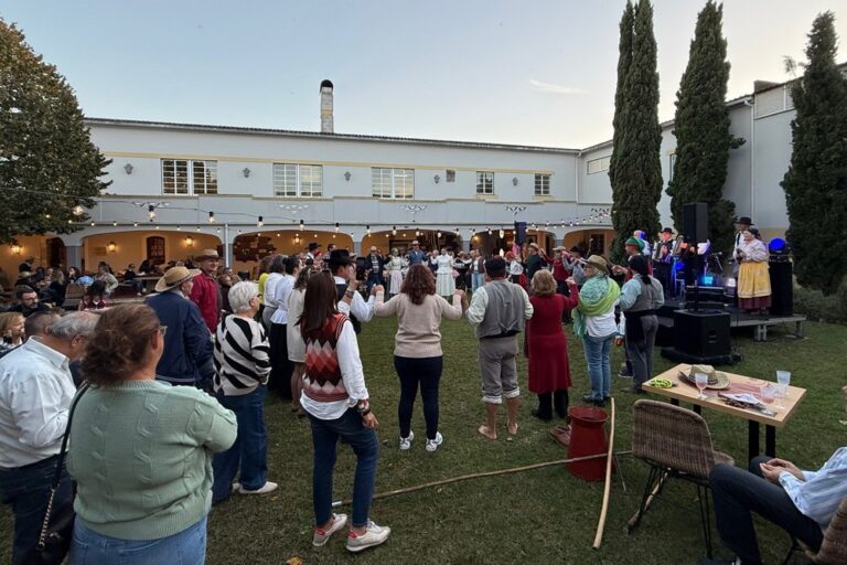 As comemorações terminaram com a participação no Arraial de São Martinho da Casa Ermelinda Freitas