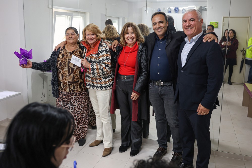 A iniciativa enquadra-se no processo de reabilitação em curso nos bairros de habitação pública municipal