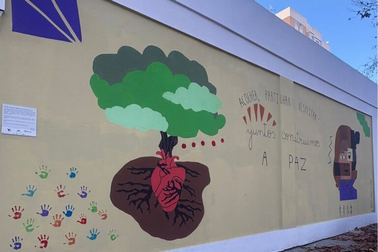 CPCJ de Setúbal ganhou um mural concebido a partir das ideias e reflexões de alunos do 3.º ano da Escola Básica n.º 2 de Santa Maria