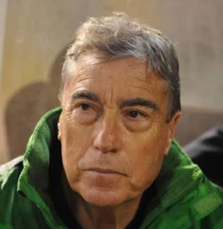 Carlos Cardoso, antigo treinador e jogador do Vitória Futebol Clube