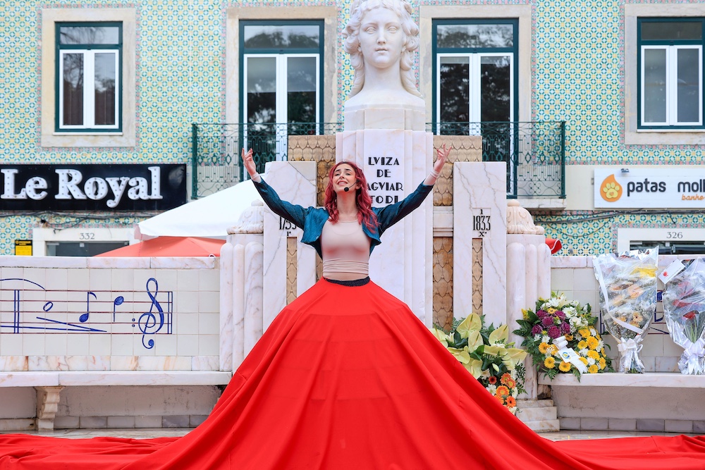 Aniversário Luísa Todi - atuação acompanhada da deposição de flores na glorieta da Avenida Luísa Todi