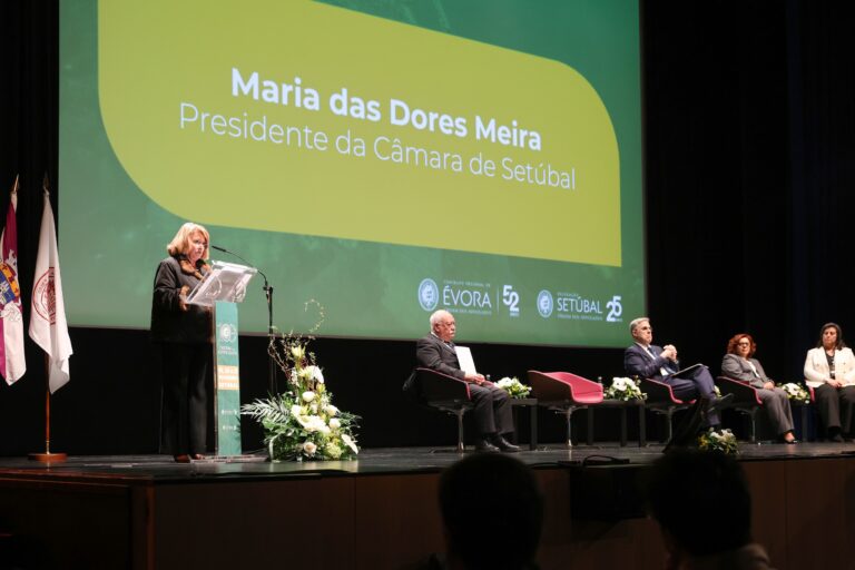 Maria das Dores Meira foi uma das oradoras na sessão solene que assinalou o centenário da Ordem dos Advogados