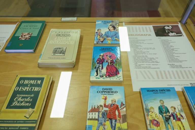 O mês de fevereiro é dedicado a Charles Dickens