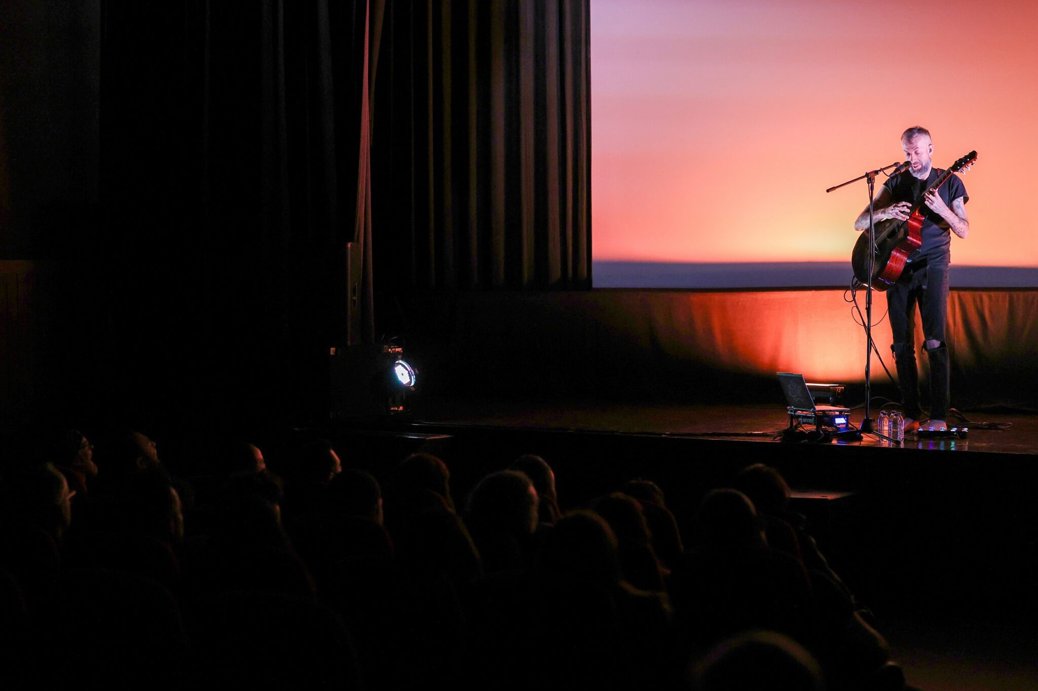 Jon Gomm abriu Círculo de Jazz Fest no Charlot