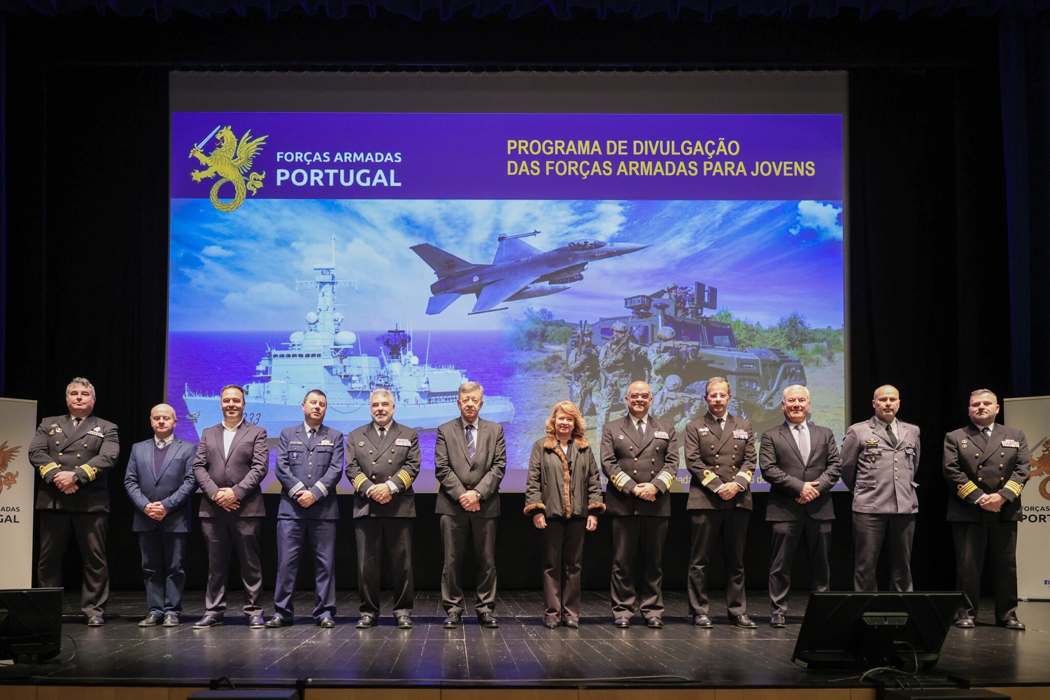 O Programa de Divulgação das Forças Armadas para Jovens proporcionou, ao longo de três dias, atividades dirigidas aos alunos do 9.º ano e do ensino secundário, com o objetivo de promover a cidadania ativa e aproximação das Forças Armadas aos cidadãos