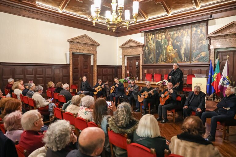 A iniciativa foi promovida pelo Núcleo de Poesia de Setúbal com o apoio da Câmara Municipal de Setúbal com a Associação José Afonso