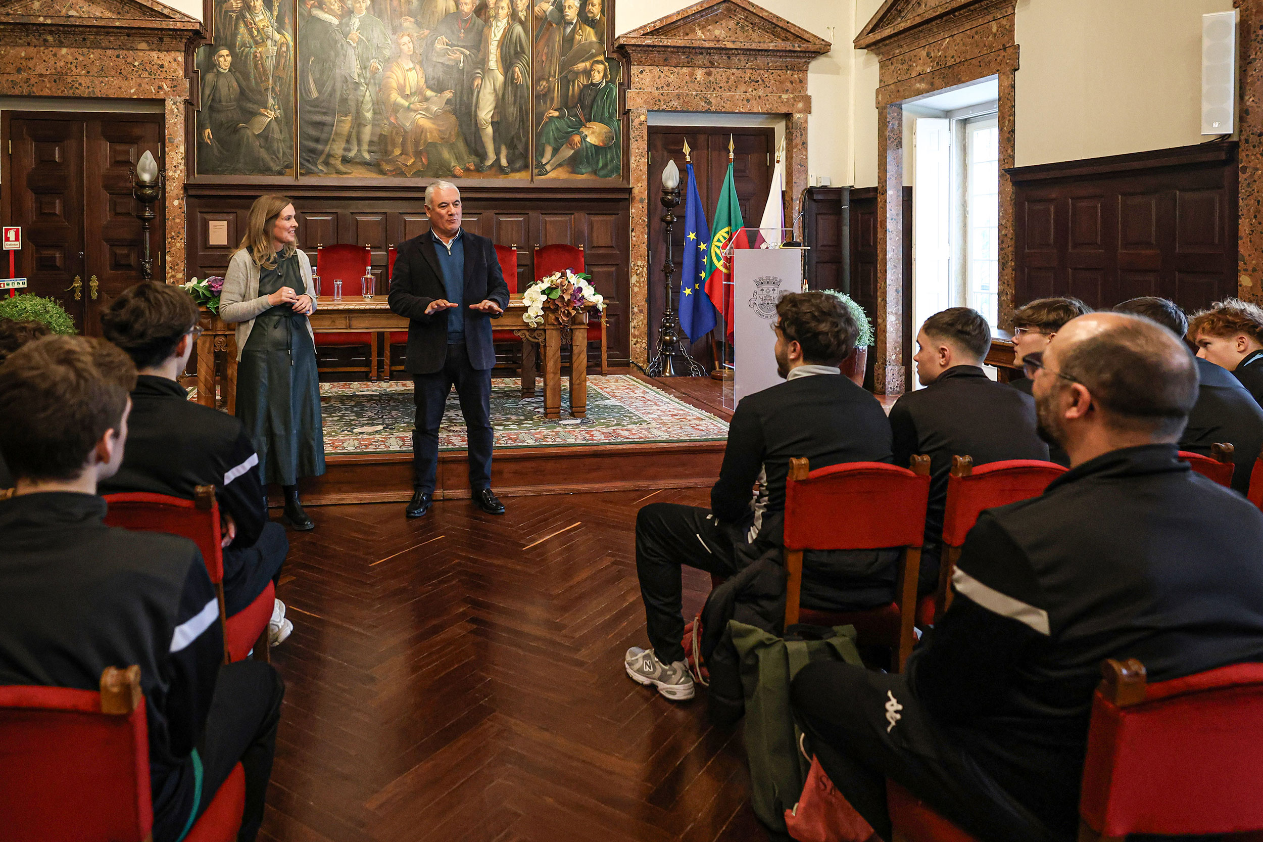 A comitiva foi recebida na Câmara Municipal de Setúbal pelo vereador Paulo Maia