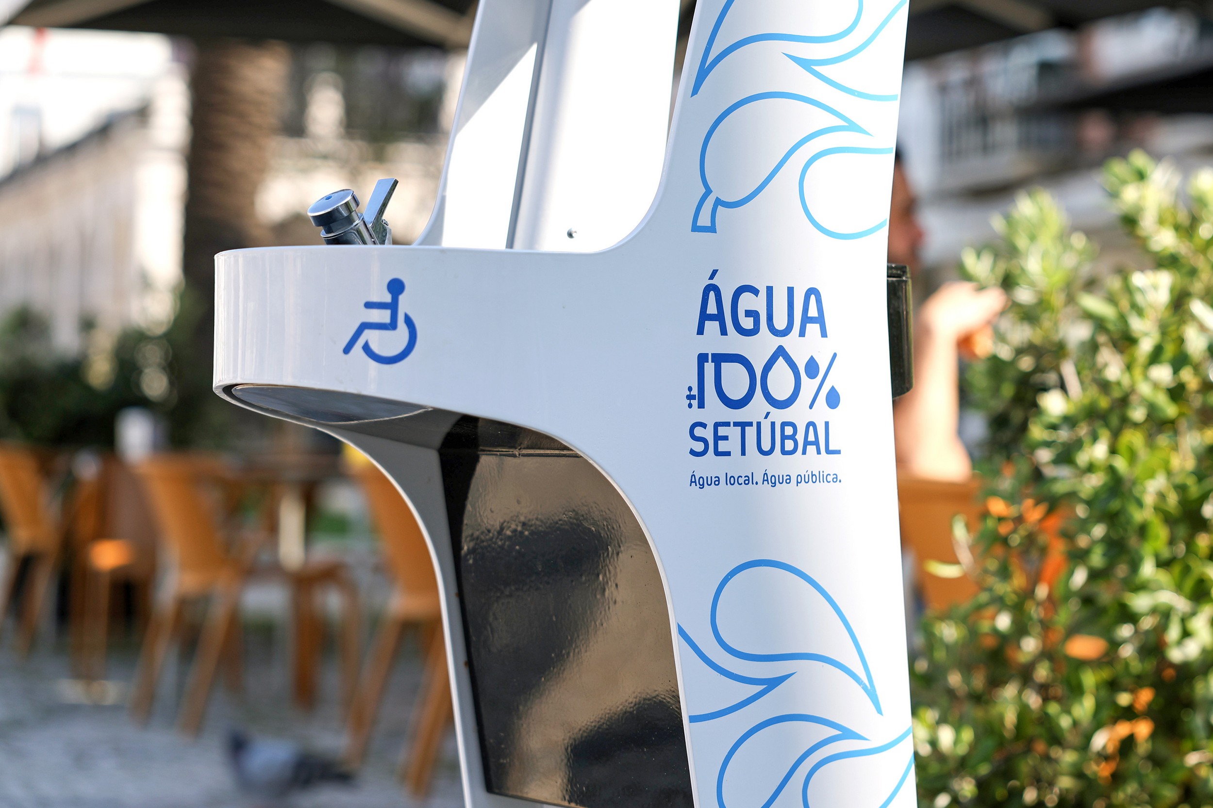 Os bebedouros contribuem para a redução das garrafas de plástico de utilização única