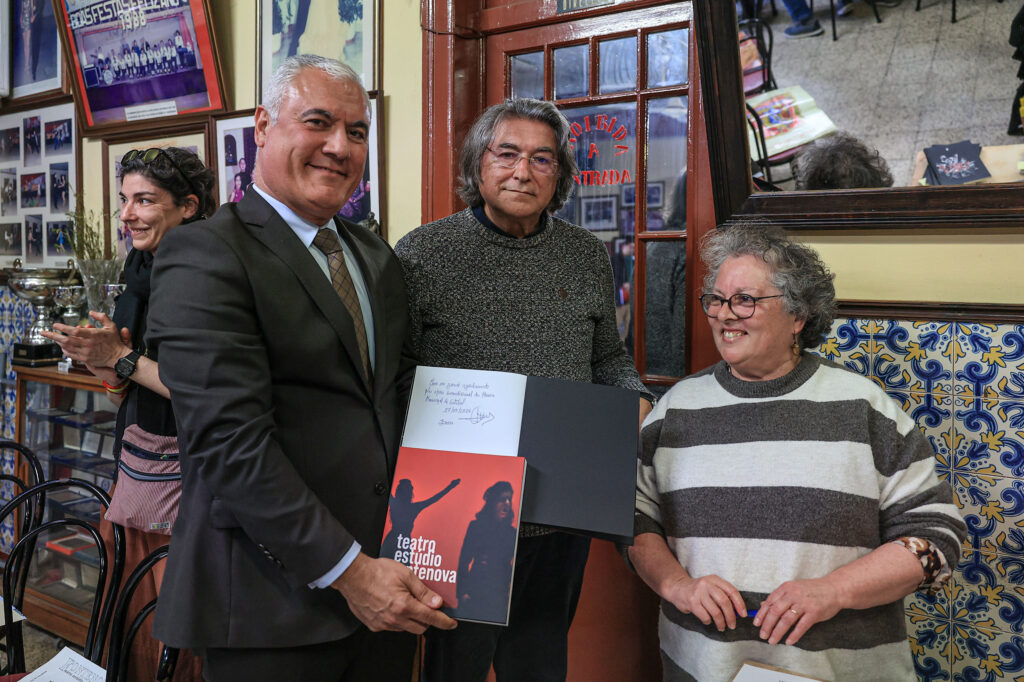 O vereador Paulo Maia congratulou o Teatro Estúdio Fontenova pela publicação