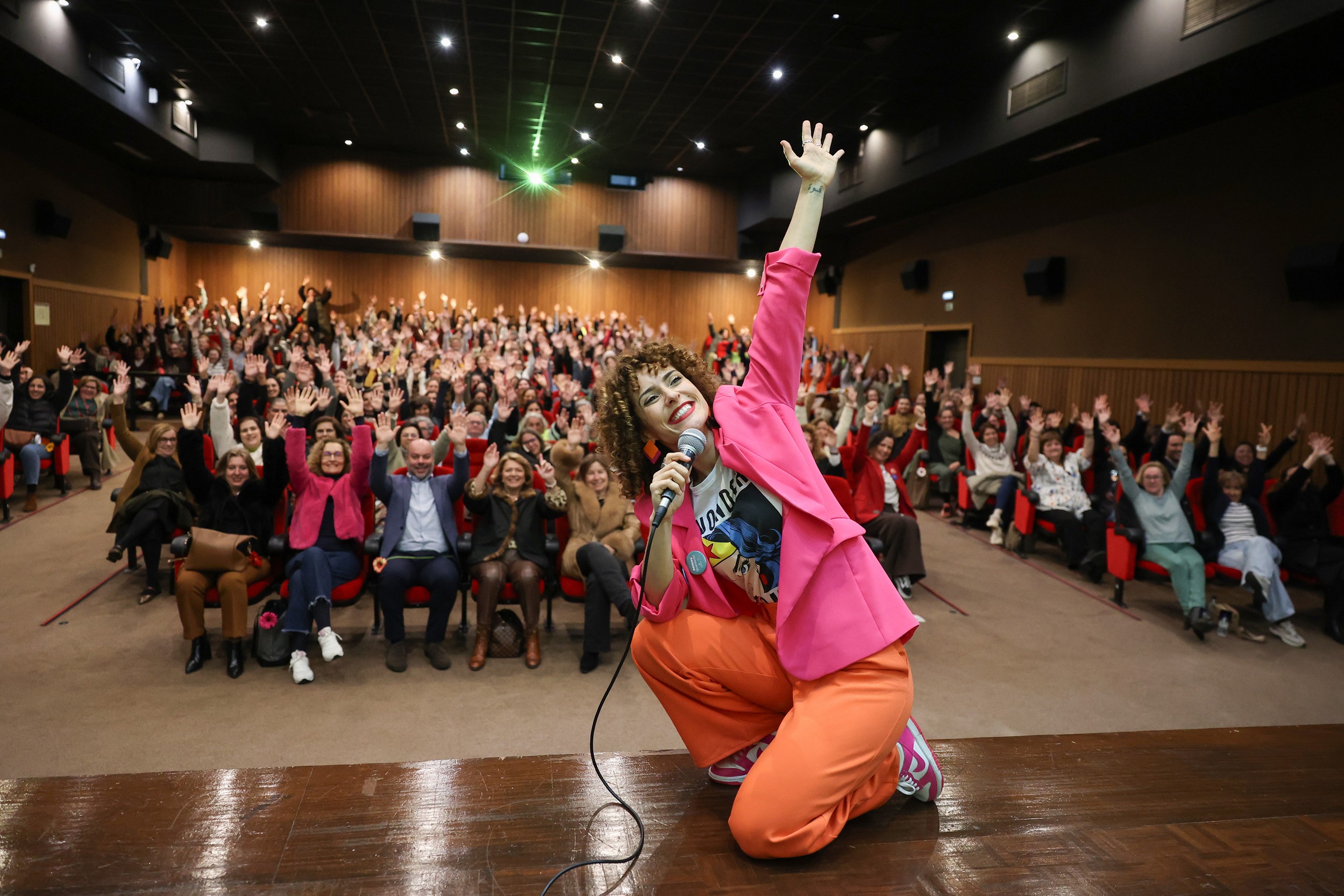 Tânia Graça abordou temáticas relacionadas com a igualdade de direitos entre homens e mulheres no que diz respeito a tarefas domésticas, carreira, vida familiar e social e sexualidade