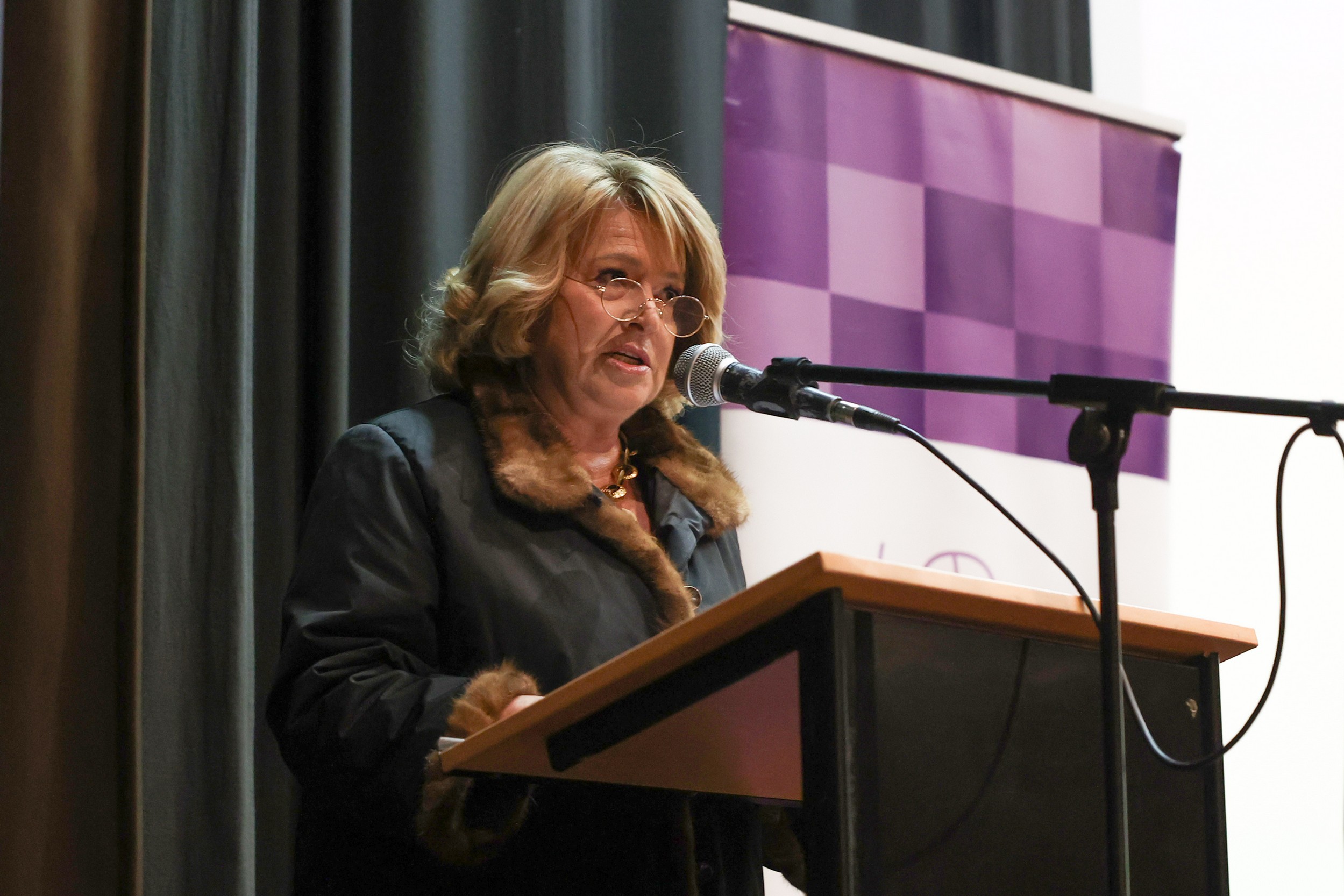 A presidente Maria das Dores Meira enalteceu a dedicação das mulheres ao serviço público