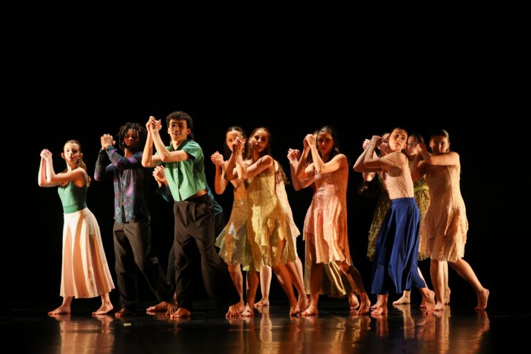 “Jovens Coreógrafos” promove a partilha de experiências entre jovens profissionais da dança e os intérpretes da Pequena Companhia