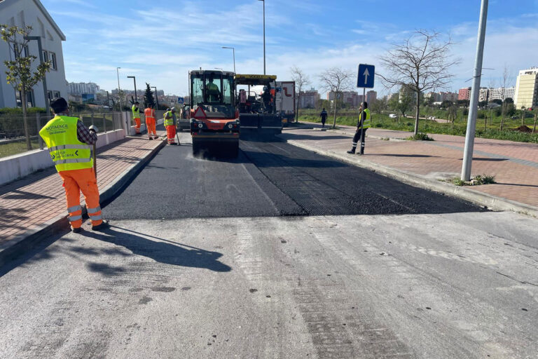 Pavimentação de troço da Avenida Paula Costa
