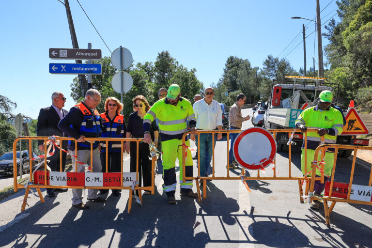 A presidente da Câmara esteve acompanhada pela vice-presidente, Maria do Carmo Tiago, e pelos vereadores Paulo Maia e Bruno Russo