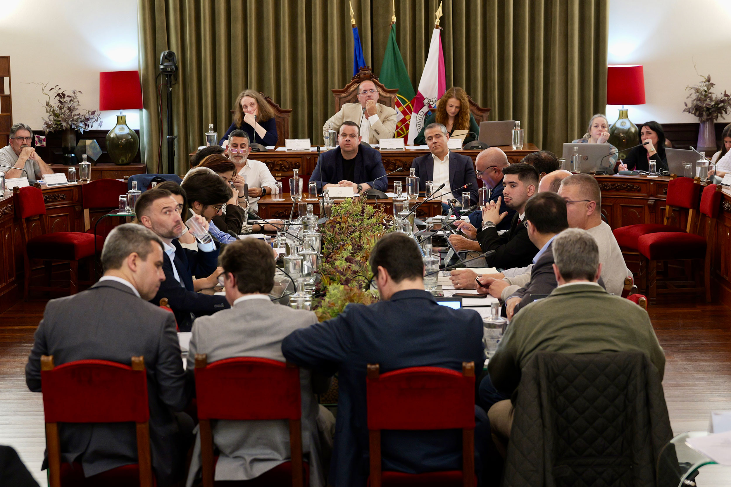 O Orçamento e as Grandes Opções do Plano da Comunidade Intermunicipal da Península de Setúbal aprovados pela Assembleia Intermunicipal, numa reunião realizada na Sala de Sessões dos Paços do Concelho de Setúbal