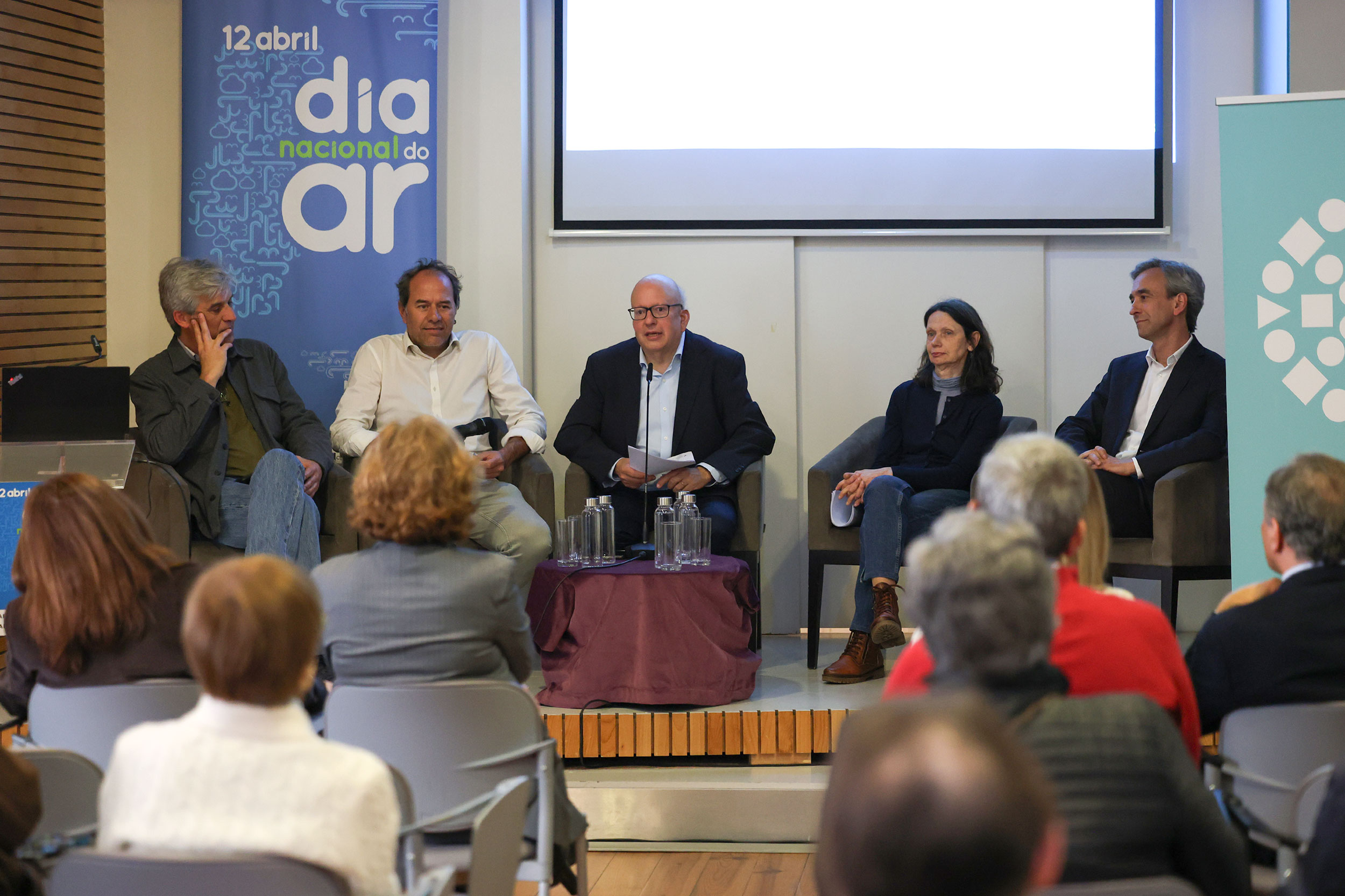 Conjunto de especialistas debatem sobre os desafios da qualidade do ar nas cidades