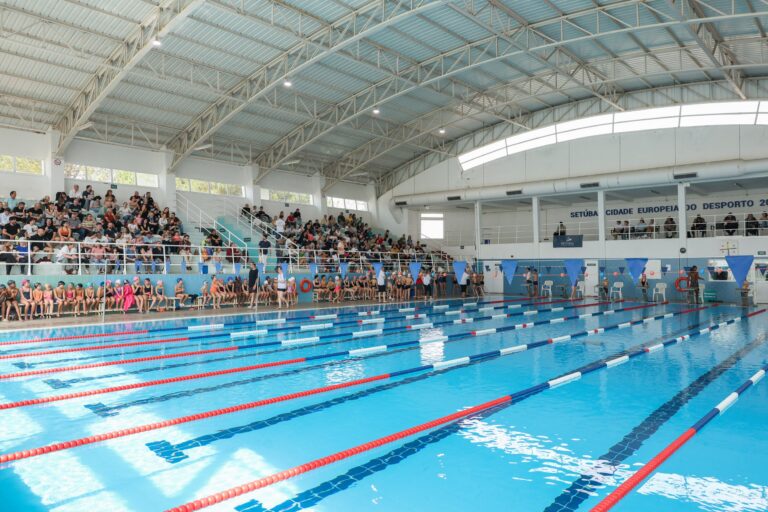 Festival de Natação da Páscoa das Piscinas Municipais das Palmeiras