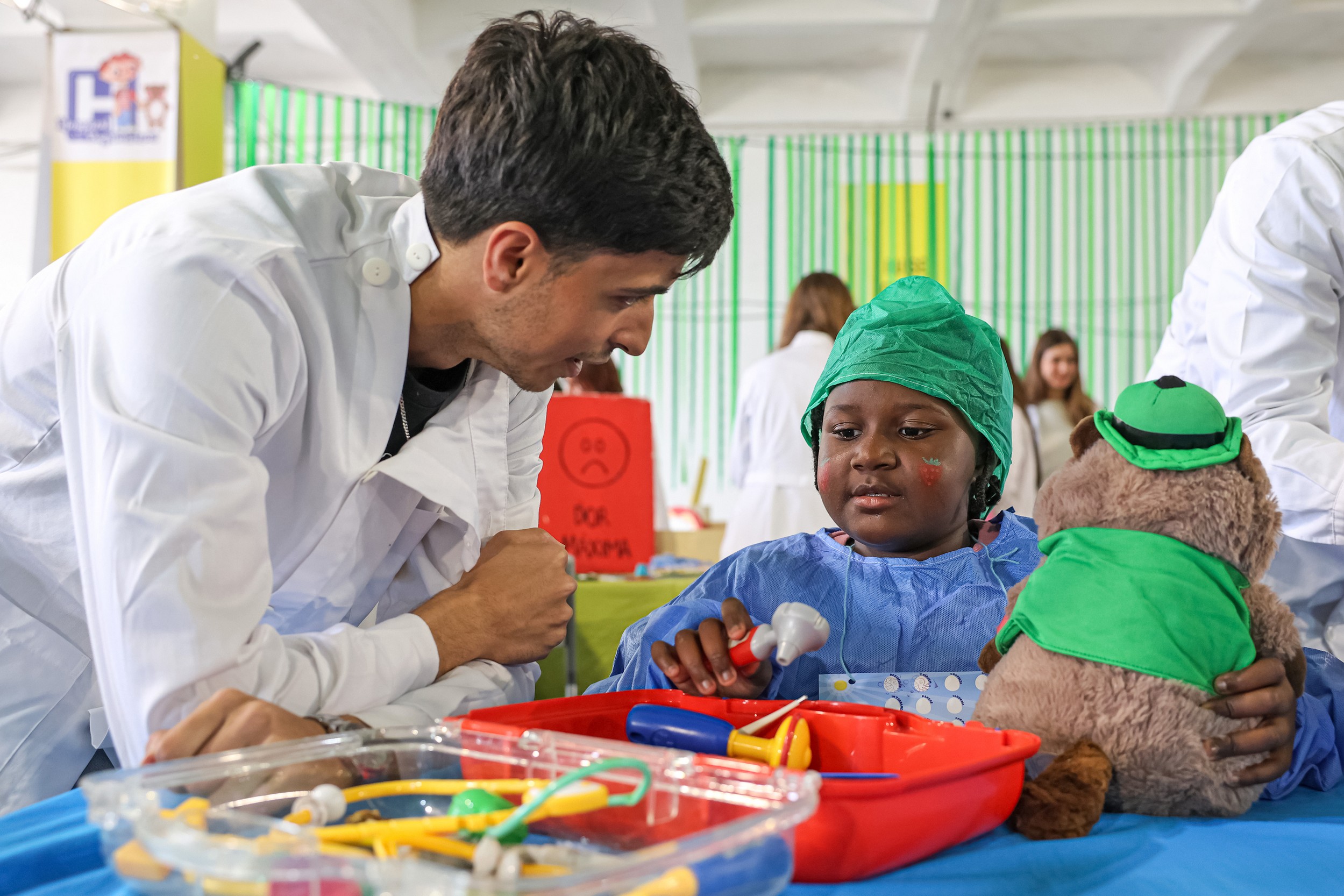 O Hospital dos Pequeninos, já com 24 edições em Portugal, é uma iniciativa da European Medical Students Association e envolve estudantes de medicina de vários países europeus