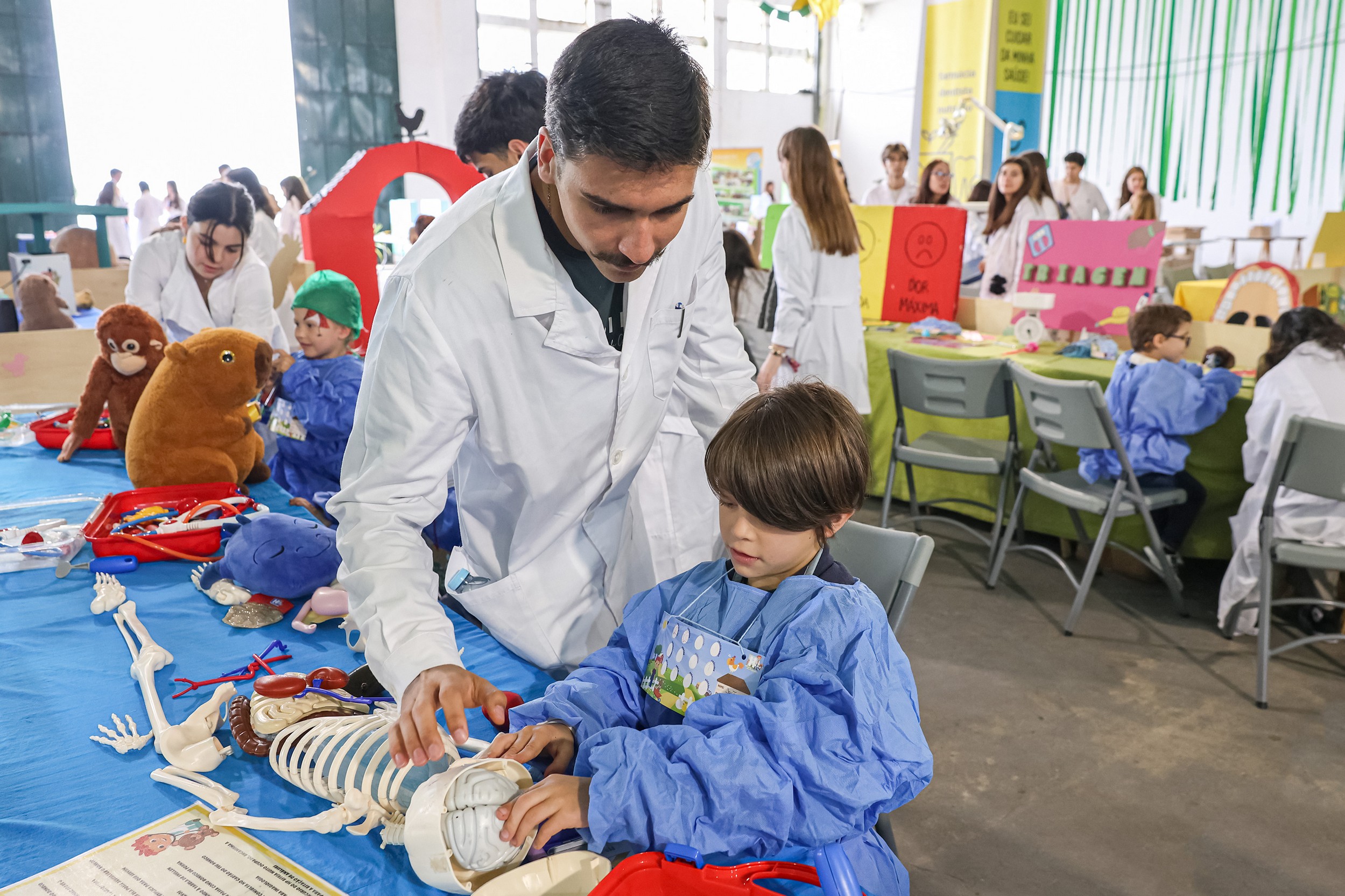 O evento foi promovido pela Associação de Estudantes da Faculdade de Medicina em parceria com a Câmara Municipal de Setúbal e a Administração dos Portos de Setúbal e Sesimbra