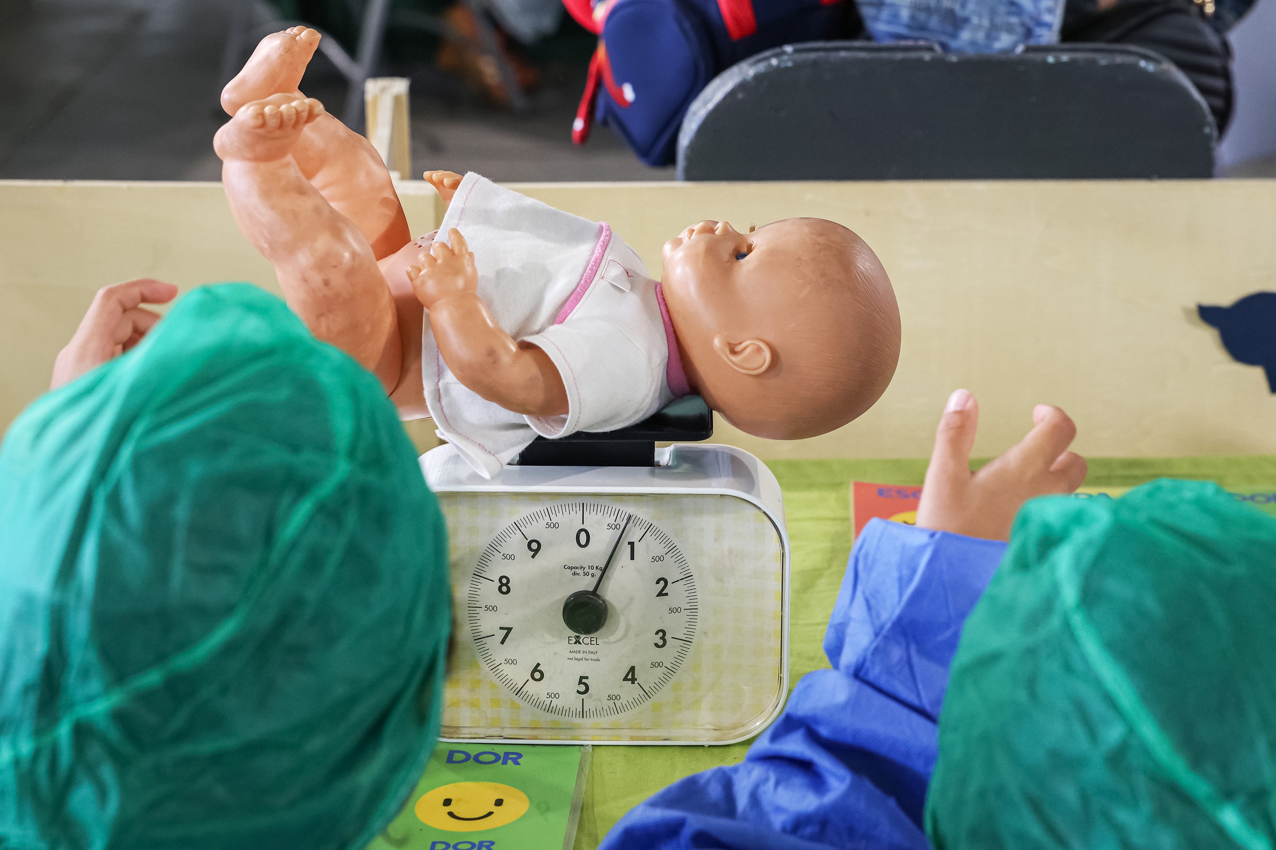 A nona edição do evento voltou a convidar as crianças dos 3 aos 10 anos de idade a levarem bonecos e outros brinquedos para assumirem o papel de pacientes