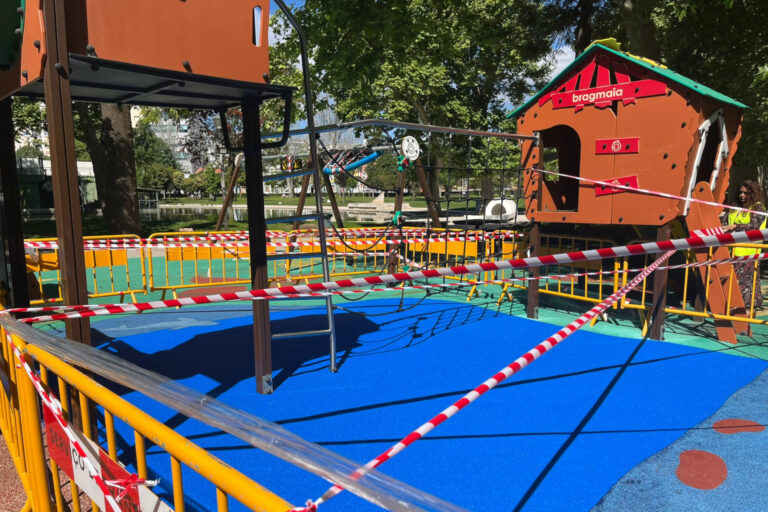 Parque Infantil do Bonfim Interdito