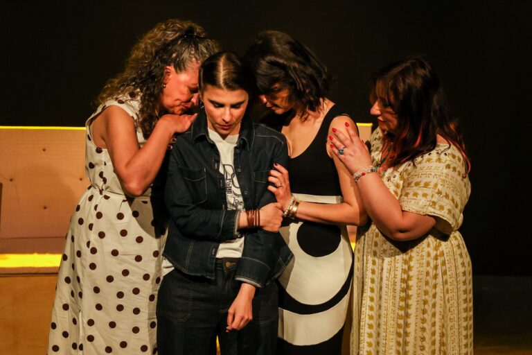 O grupo de teatro da Câmara Municipal de Setúbal (Em)Cena estreou a peça "A Partilha"