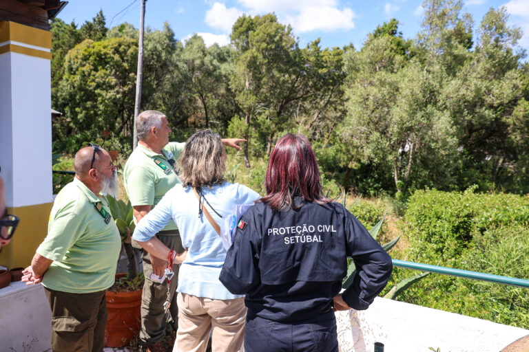 Sensibilização porta a porta para a necessidade de se proceder à limpeza dos terrenos, para prevenção dos incêndios rurais, teve início em Alpertuche