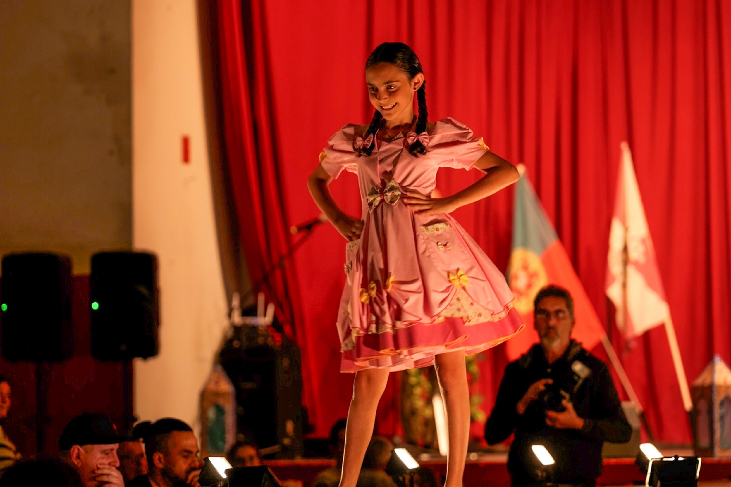 Carlota Brotas em 2.º lugar do pódio da competição de infantis