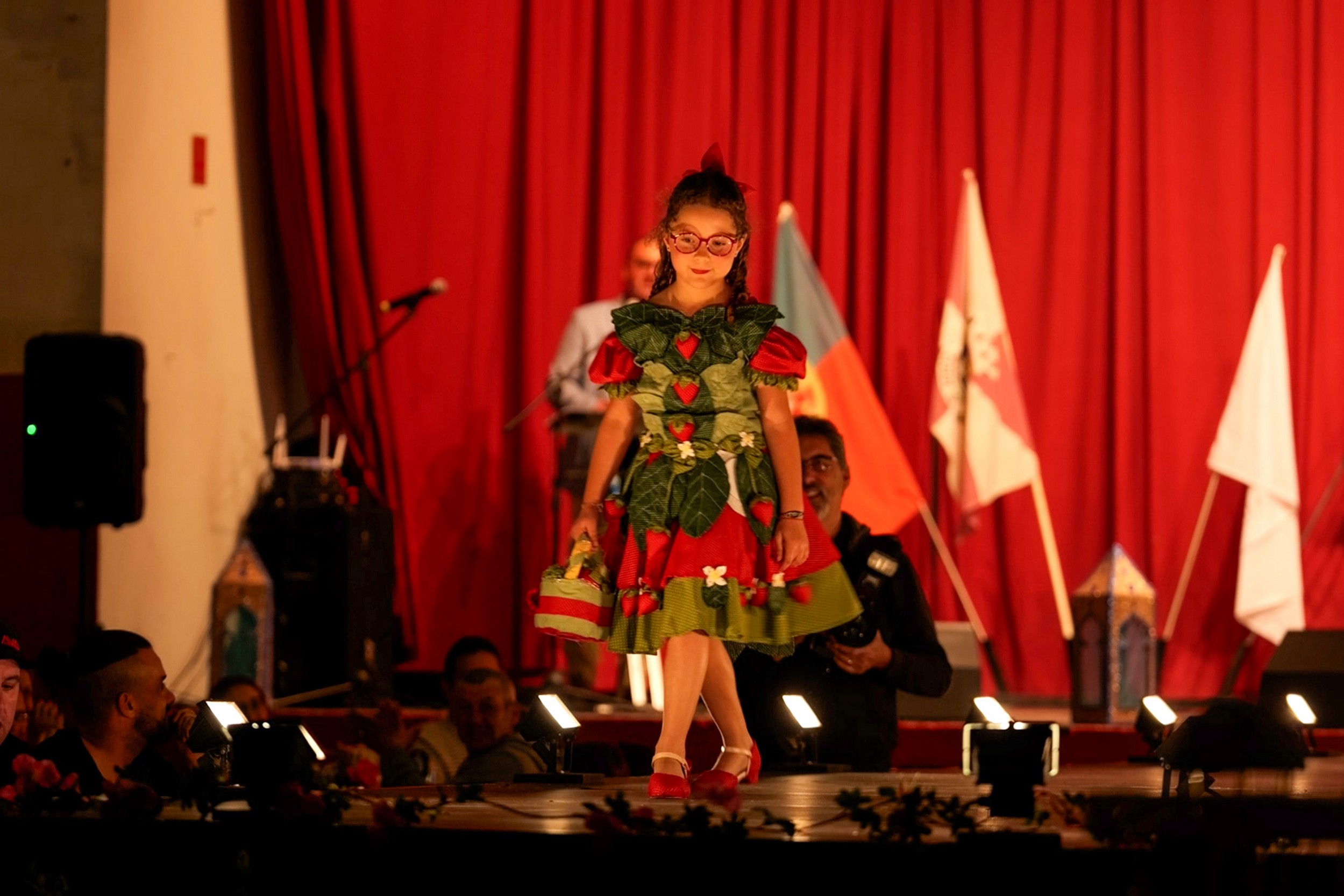 Leonor Pereira em 3.º lugar do pódio da competição de infantis, a qual também recebeu o prémio Miss Simpatia