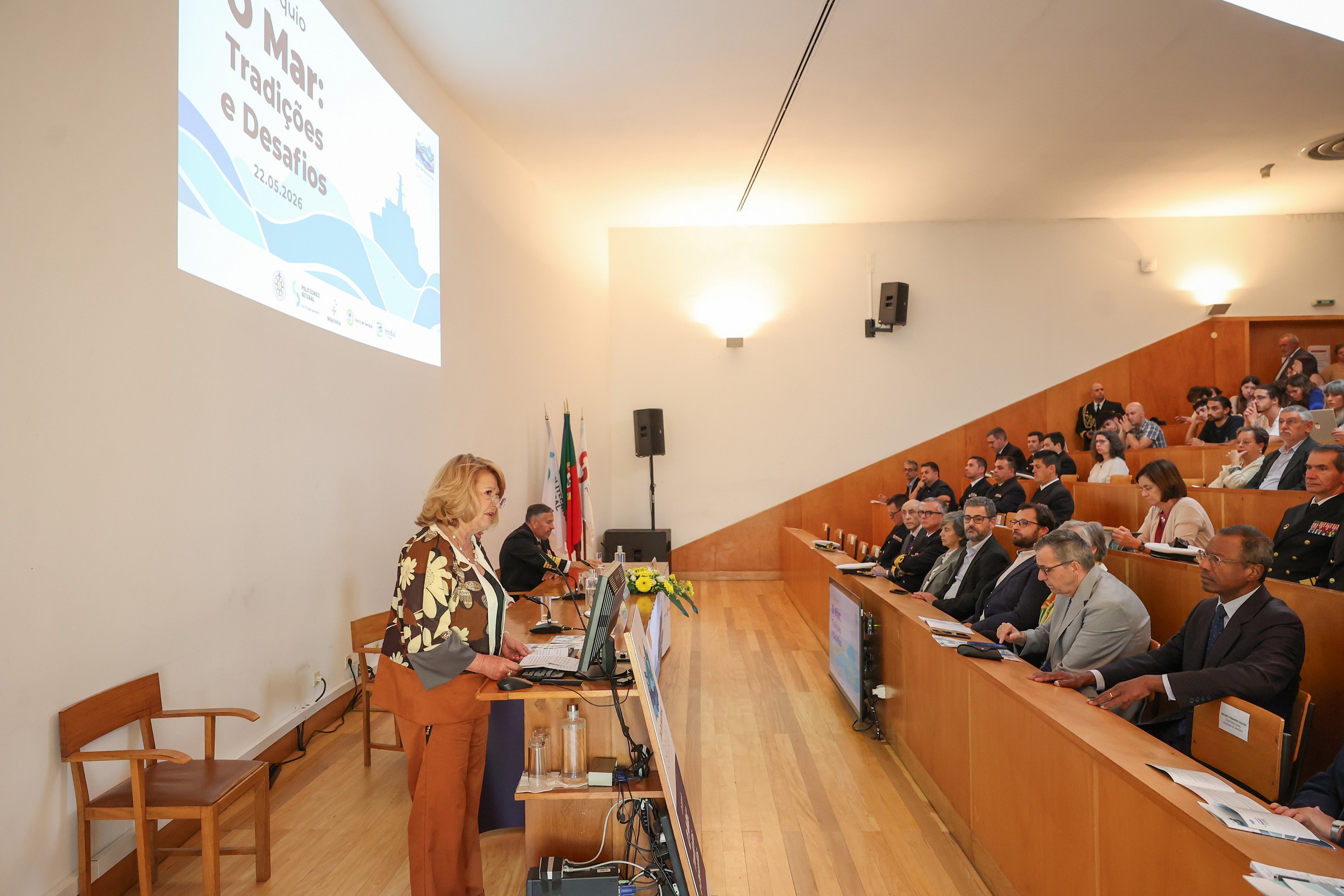 Maria das Dores Meira sublinhou a relevãncia do mar no desenvolvimento económico de Setúbal.