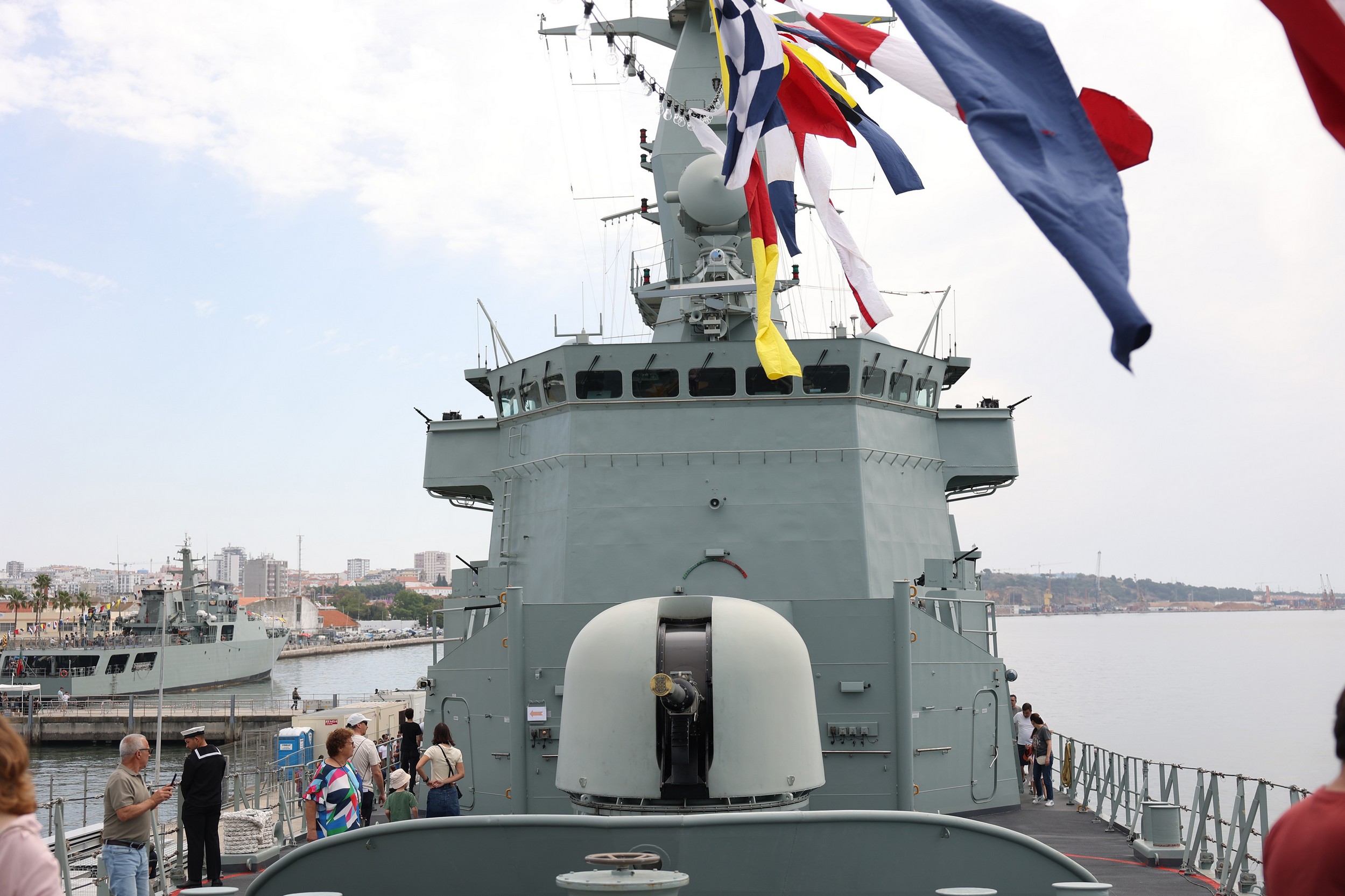 O NRP Bartolomeu Dias esteve em Setúbal no âmbito das comemorações do Dia da Marinha
