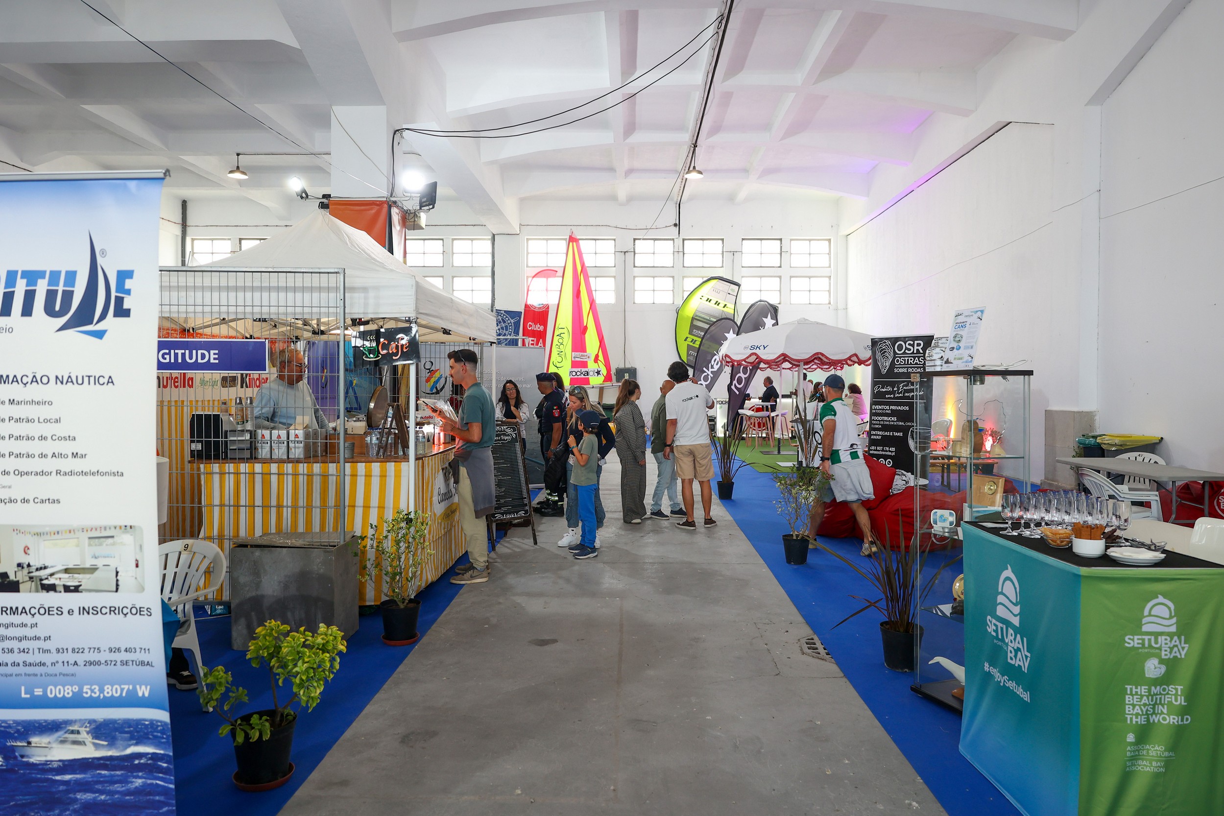O evento reúne cerca de três dezenas de expositores nacionais e estrangeiros, nas áreas de náutica de recreio, pesca desportiva, caça submarina, mergulho, desportos de ar livre e turismo náutico e de montanha