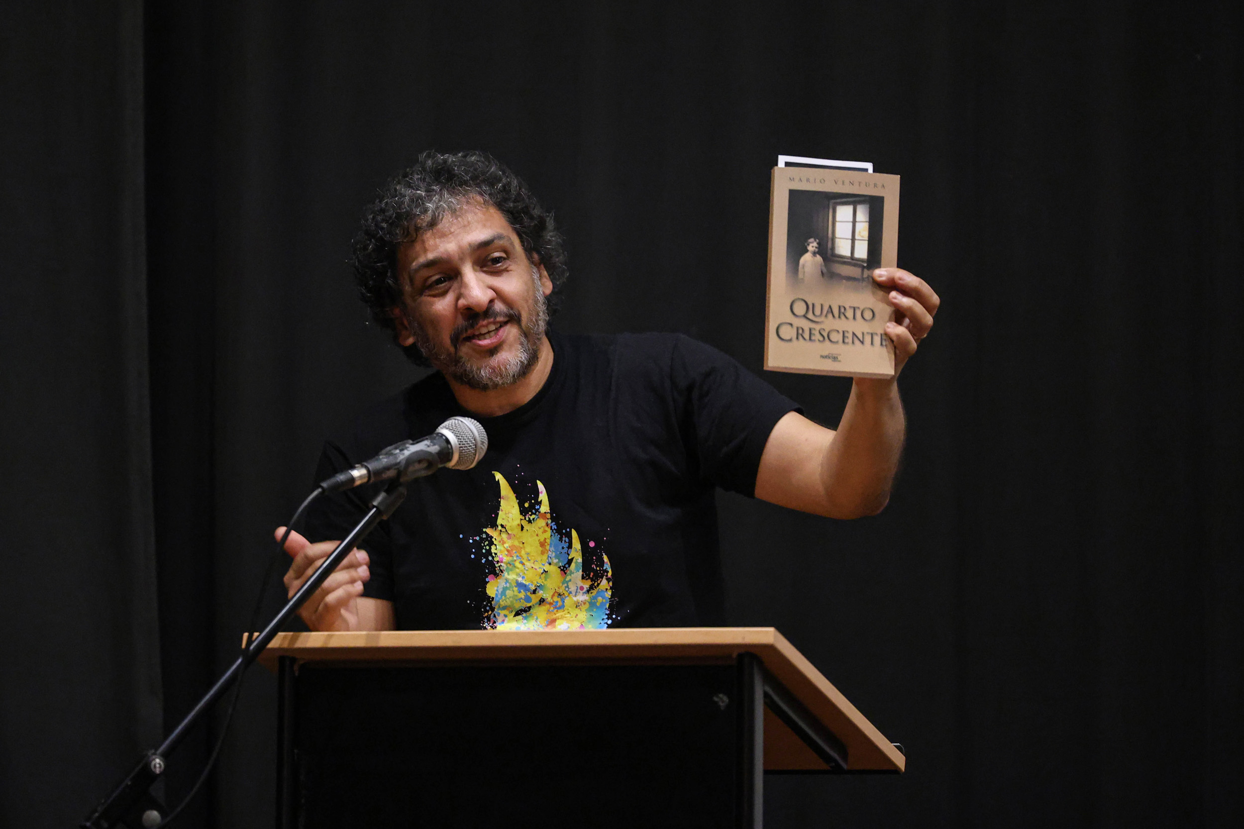 Luís Teixeira falou sobre o livro "Quarto Crescente: A Ficção da Verdade”