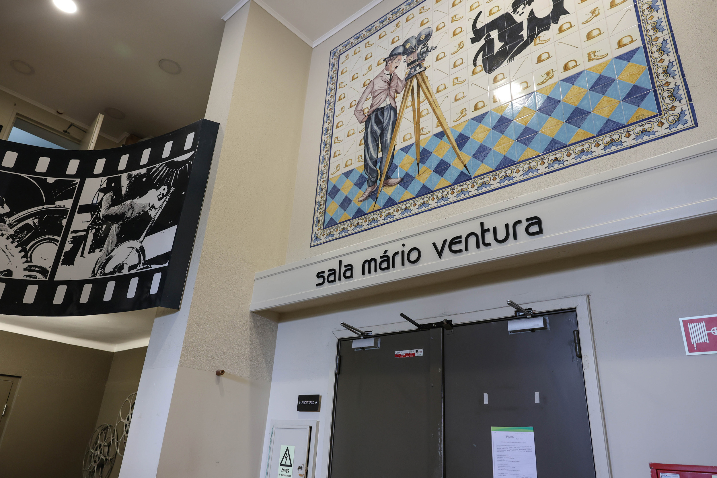 A sala do Cinema Charlot - Auditório Municipal tem agora o nome de Mário Ventura