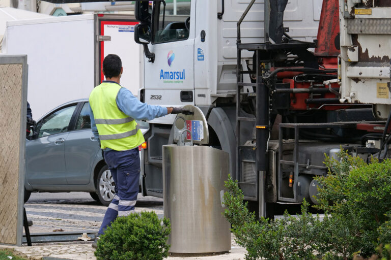 Recolha de resíduos sólidos urbanos