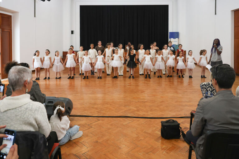 Mais de uma dezena de escolas de dança de Setúbal participaram num encontro inserido no programa Setúbal a Dançar – Comemorações do Dia Mundial da Dança