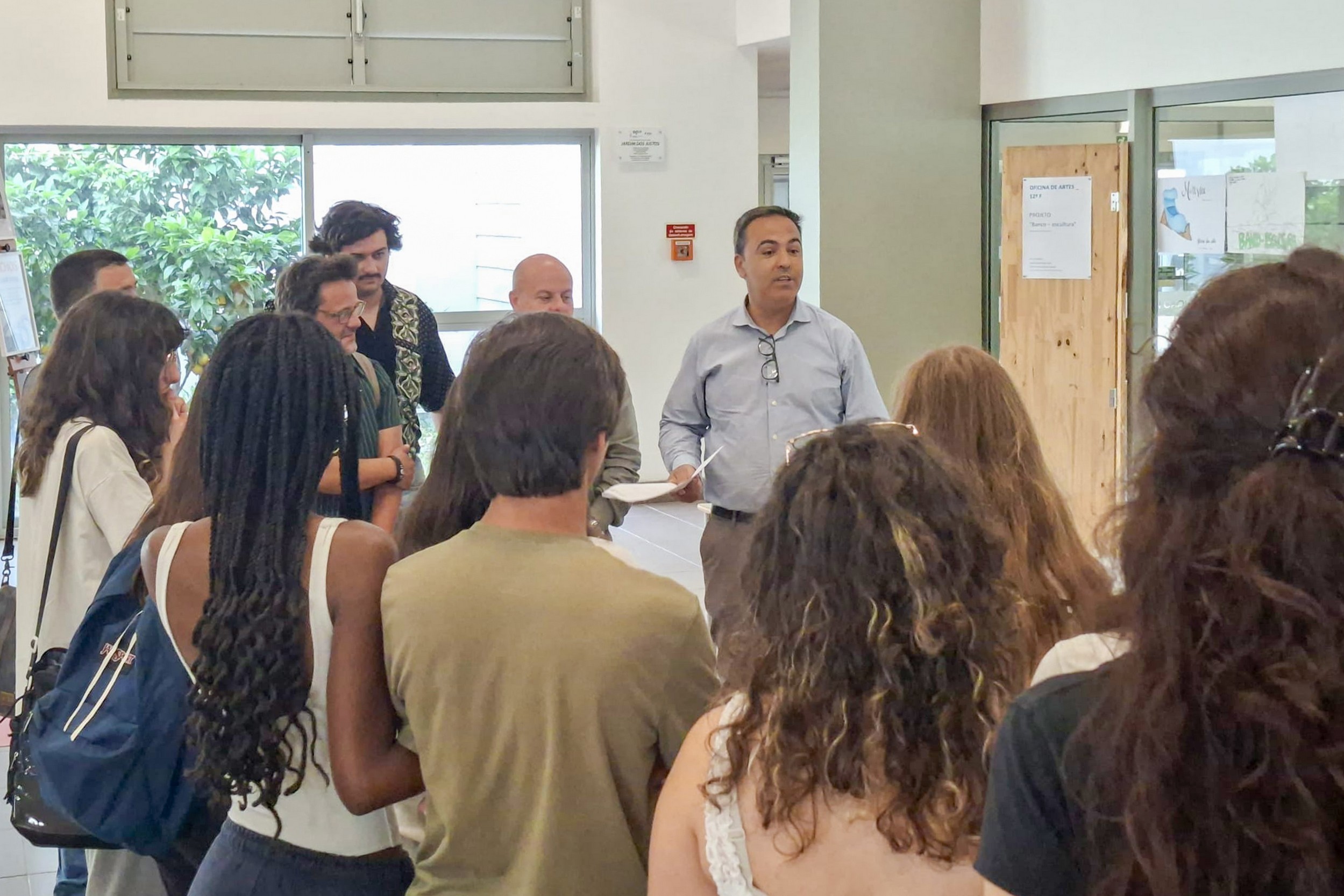 A iniciativa 'Vem Vender O Teu Peixe' desafiou os alunos das turmas de artes do concelho a desenharem projetos de mobiliário urbano