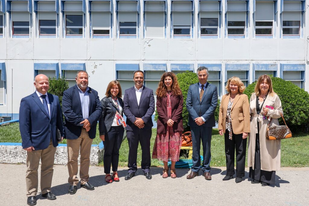 Visita do Executivo municipal e do Ministro da Educação à Escola Básica de Azeitão
