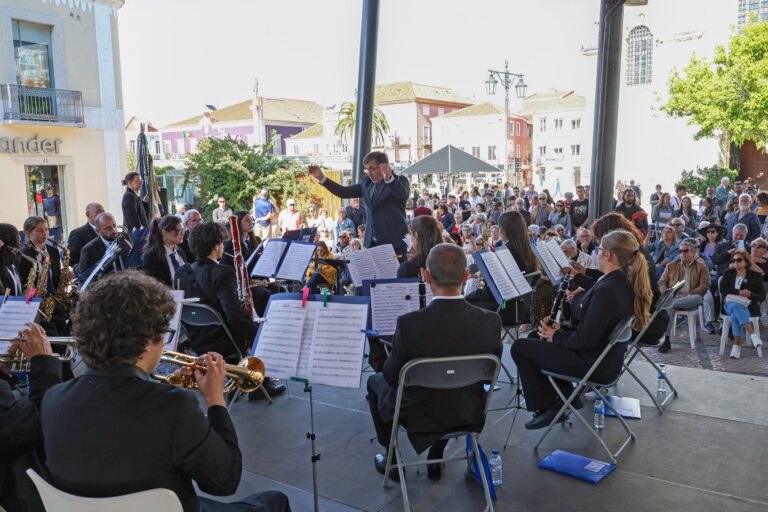 O XXII Festival de Bandas Filarmónicas de Setúbal levou a música filarmónica às ruas da Baixa da cidade