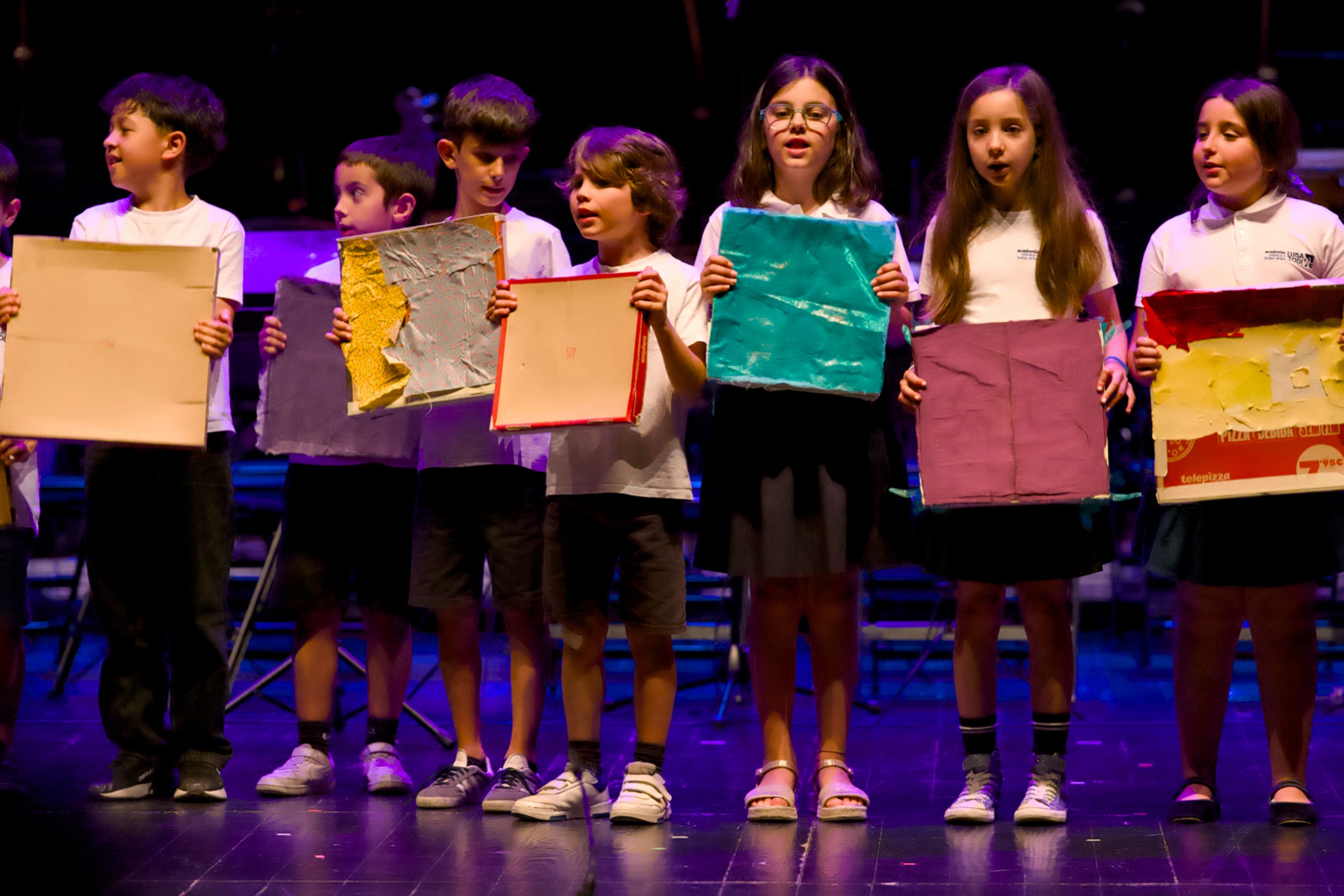 Espetáculo “Das Raízes ao Céu”, promovido pela Academia de Música e Belas-Artes Luísa Todi