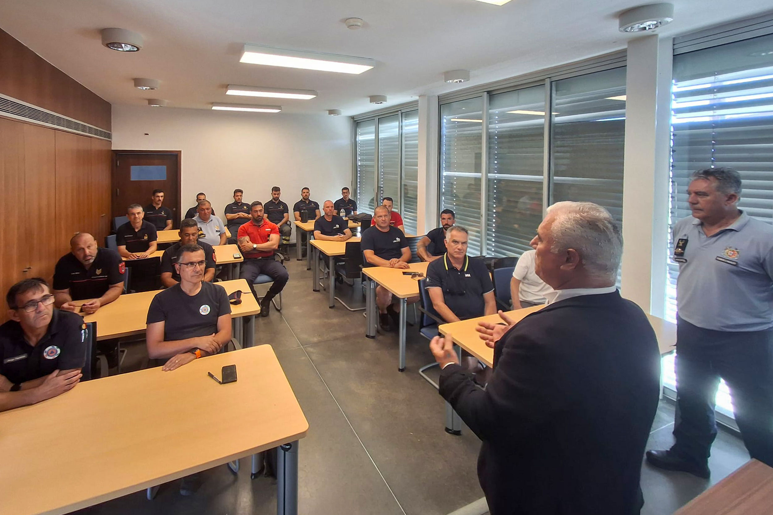 Curso de formação de operadores de combate à poluição em Setúbal
