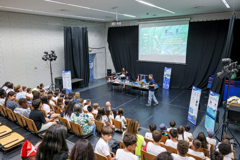 Kids Dive Summit em conferência