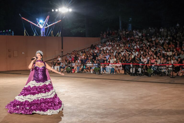 A Grande Marcha de Setúbal 2026, “Setúbal entre Margens”, foi interpretada pela Madrinha das Madrinhas, Joana Lança