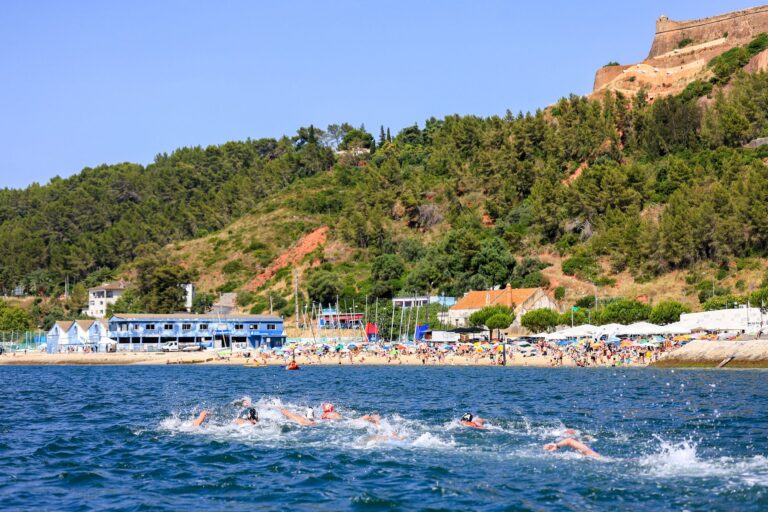 Prova de três quilómetros na modalidade de sprint knockout da Taça do Mundo de Natação em Águas Abertas