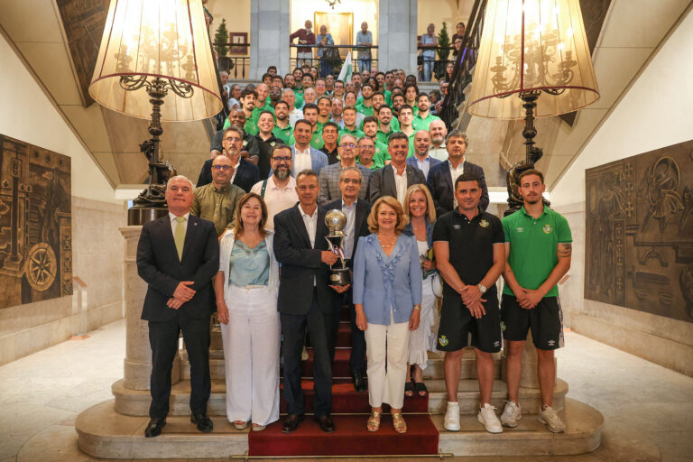 A Câmara Municipal de Setúbal felicitou o Vitória Futebol Clube pelos resultados alcançados na época 2025/2026 numa cerimónia realizada nos Paços do Concelho